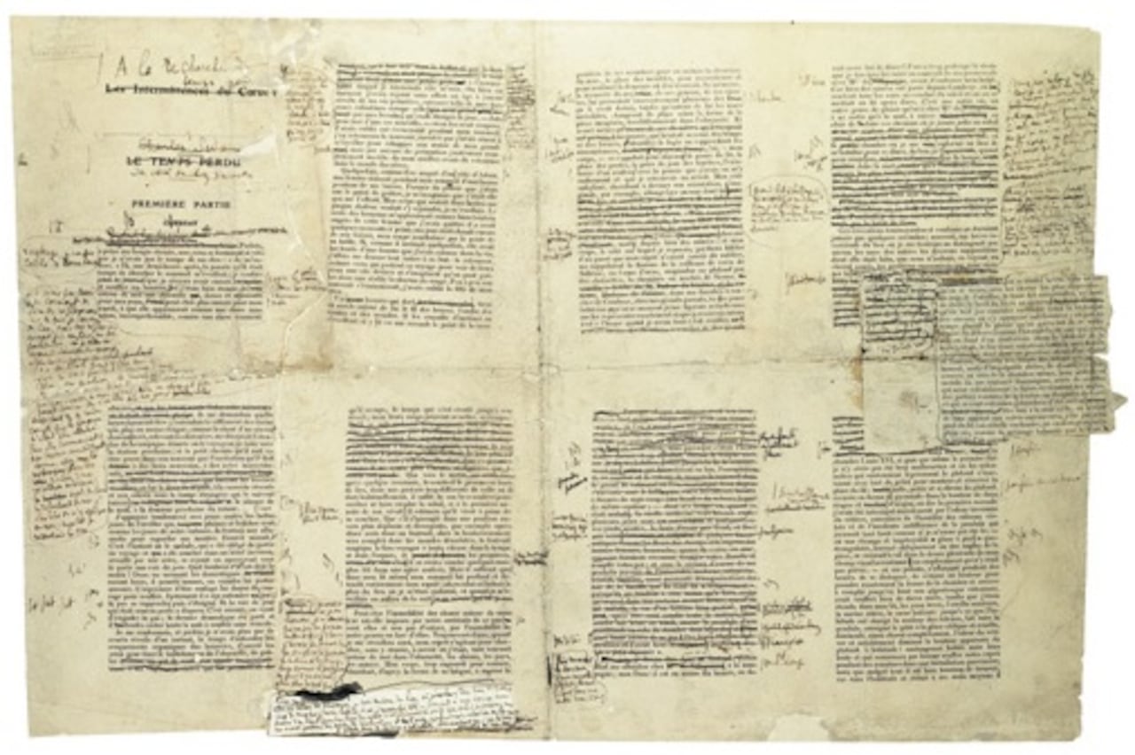 Primeras páginas de Por el camino de Swann con correcciones de mano del mismo autor. El manuscrito fue vendido en subasta pública por Christie's en julio de 2000 por 663.750 dólares, récord para un manuscrito literario francés.