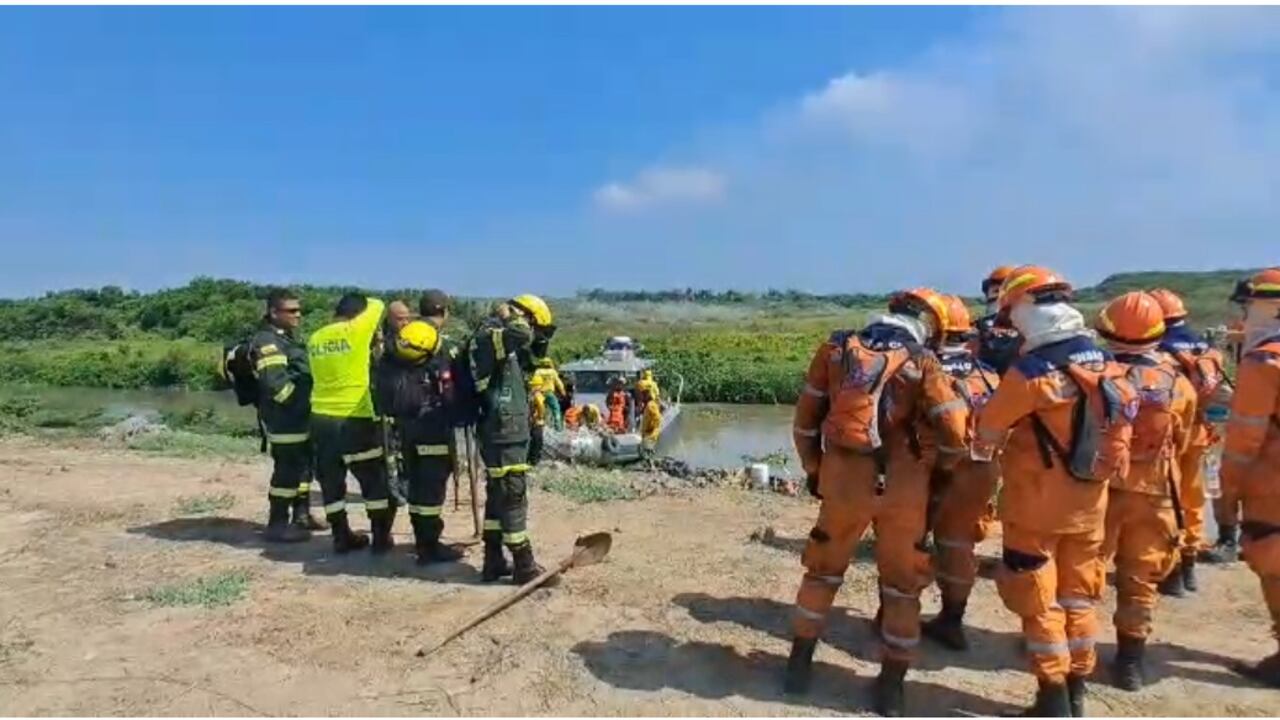 Organismos de socorro atendiendo la emergencia.