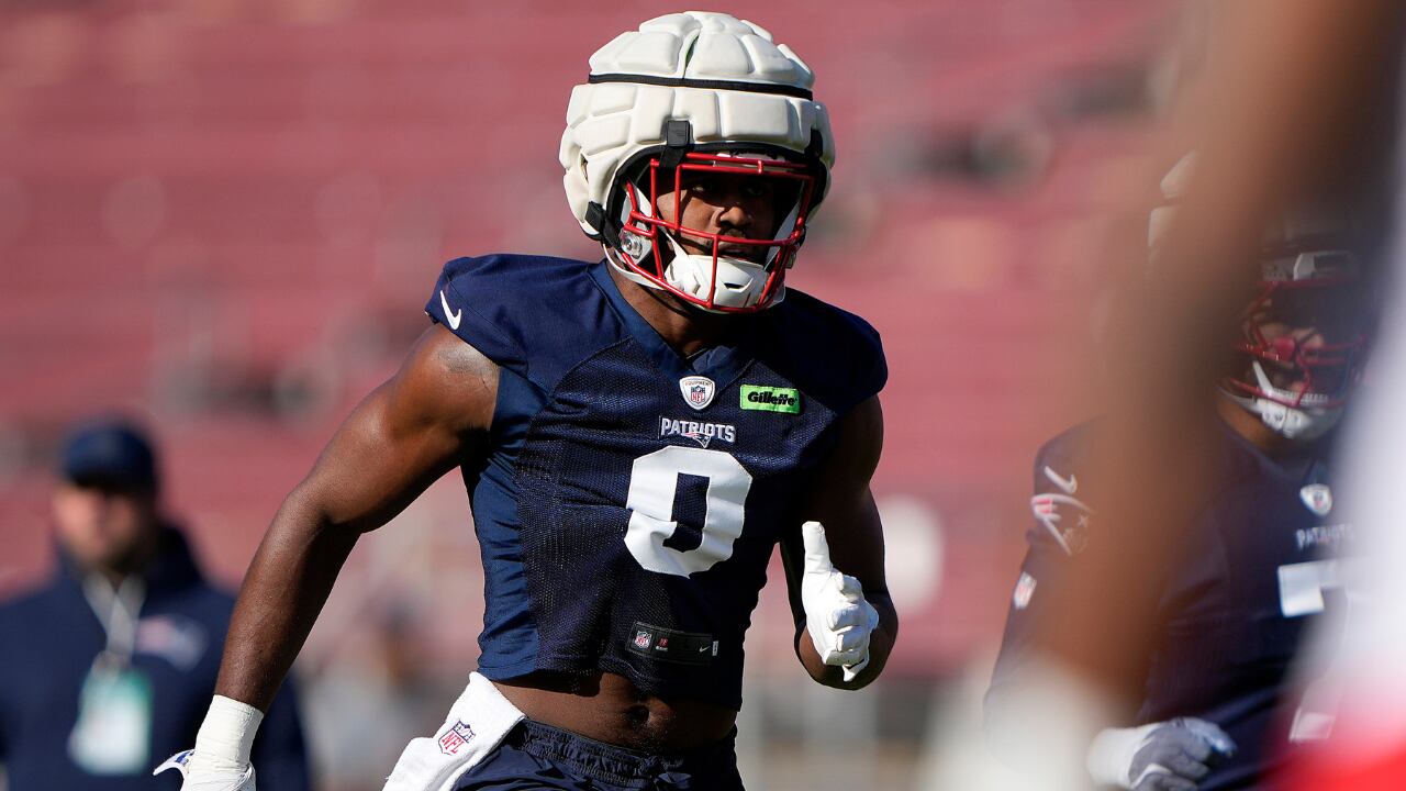 Christian González al servicio de los New England Patriots en el Super Bowl.
