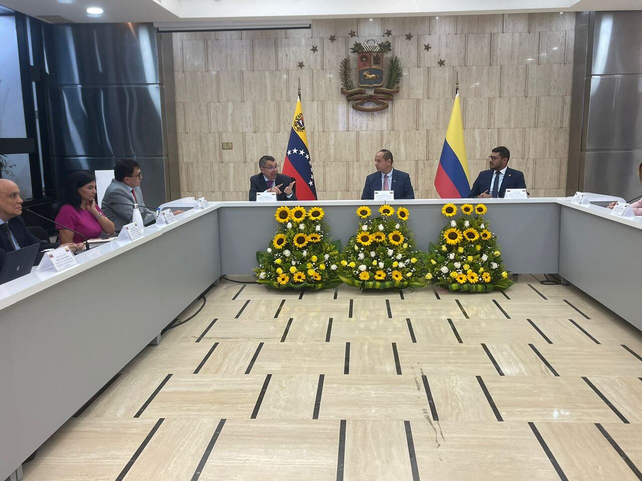 Reunión Colombia y Venezuela.