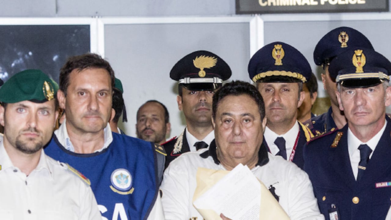 Roberto Pannunzi, miembro de la Ndrangheta, fue arrestado por el Gaula el 6 de julio en Bogotá y extraditado a Italia en donde es considerado como uno de los grandes capos de ese país.