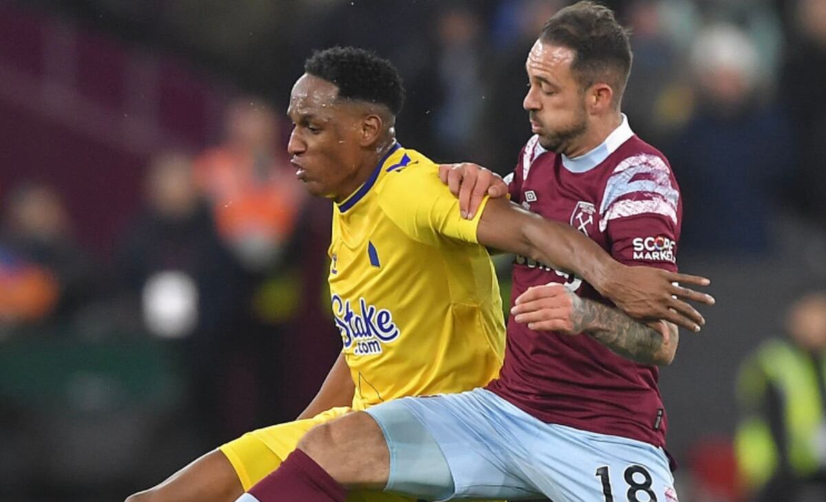 Yerry Mina en el duelo ante West Ham por Premier League