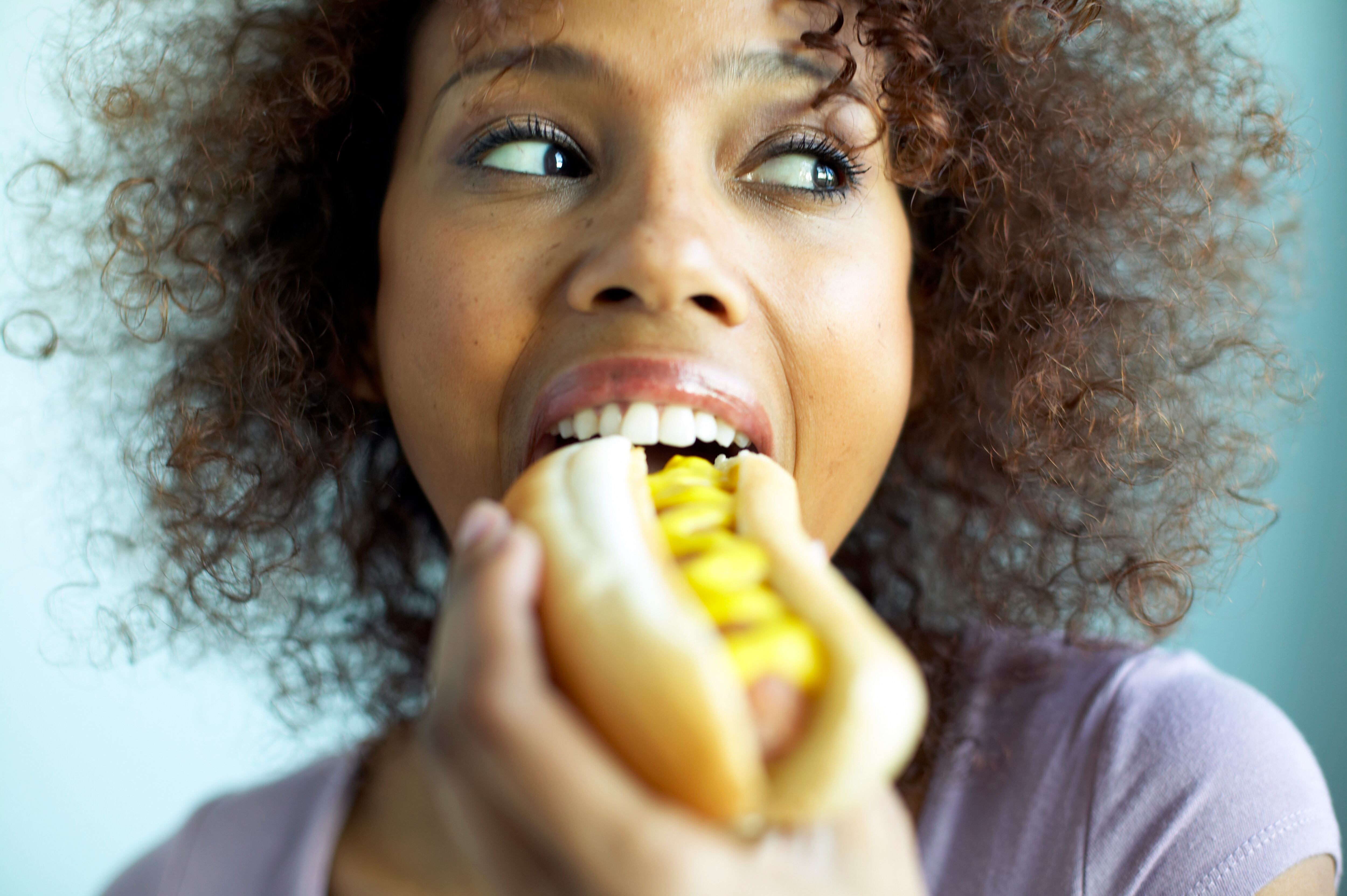 Los perros calientes son consumidos por millones de personas en todo el mundo.