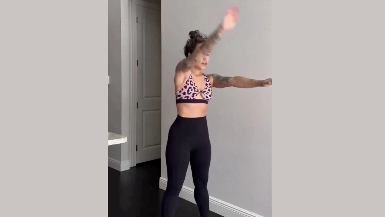 Ejercicio para disminuir los rollitos de la espalda