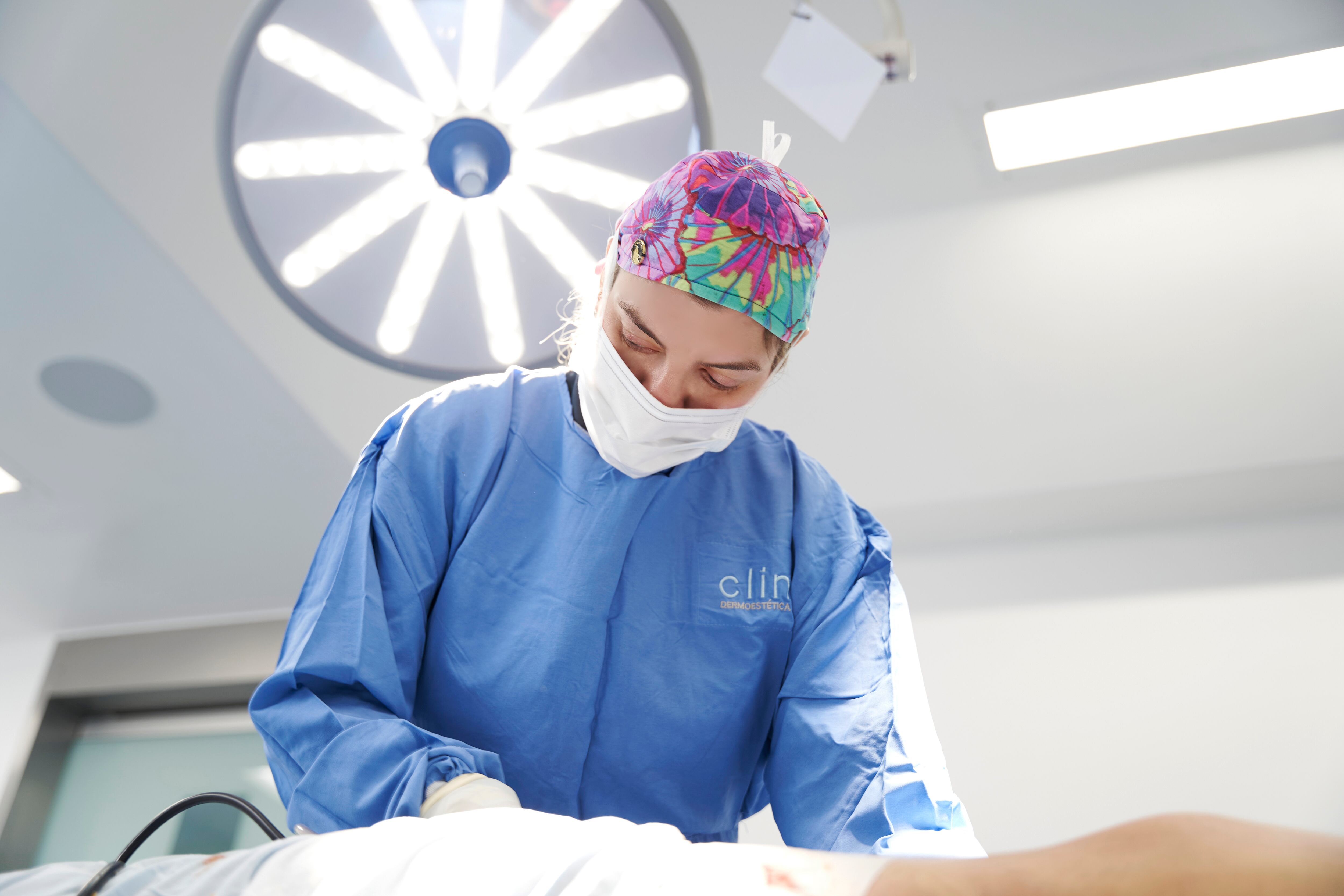 The Cliniq Way es un conjunto de técnicas, tecnología y experiencia, que crean el ecosistema ideal para los pacientes de cirugía plástica.