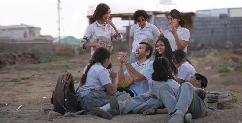 Eugenio Derbez en la película 'Radical', basada en la historia real del maestro Sergio Juárez