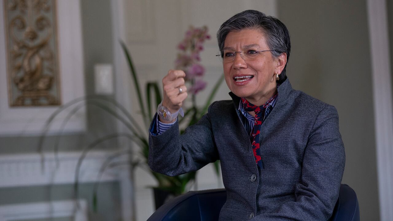 La alcaldesa también rechazó bloqueos en la carrera Séptima este 21 de febrero en Chapinero, solo que de manifestantes contra el "corredor verde".