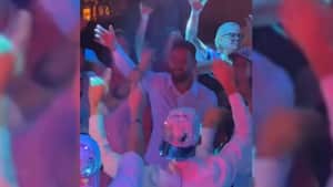 Lionel Messi en plena fiesta celebrando el título del Mundial de Qatar.