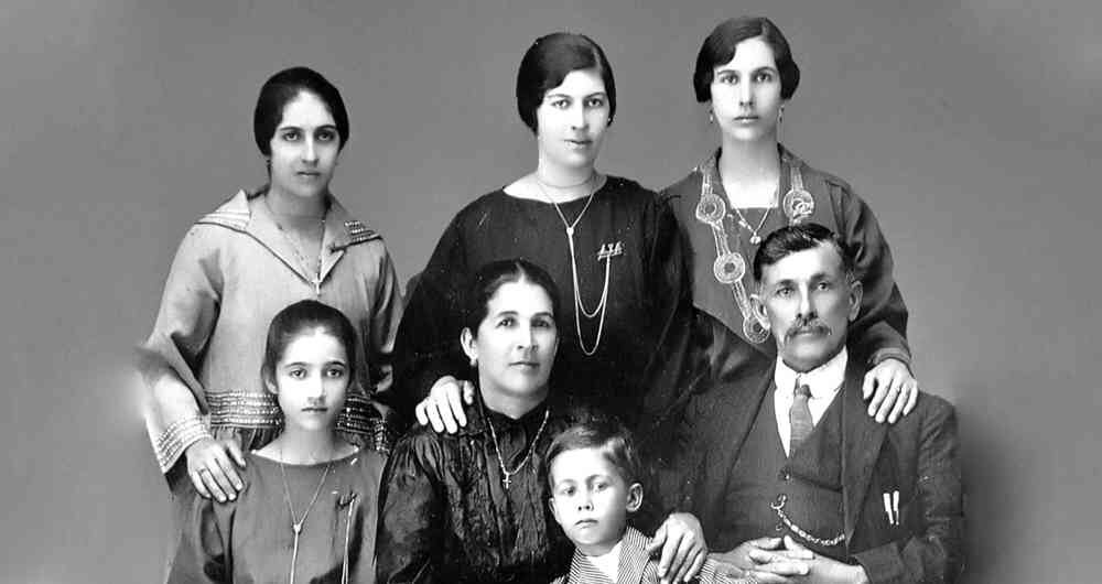 Familia de 'Montoyas' antioqueños en 1930.