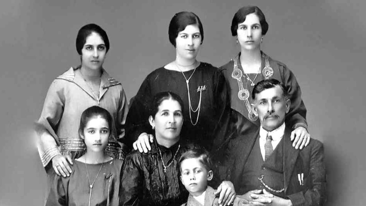 Familia de 'Montoyas' antioqueños en 1930.