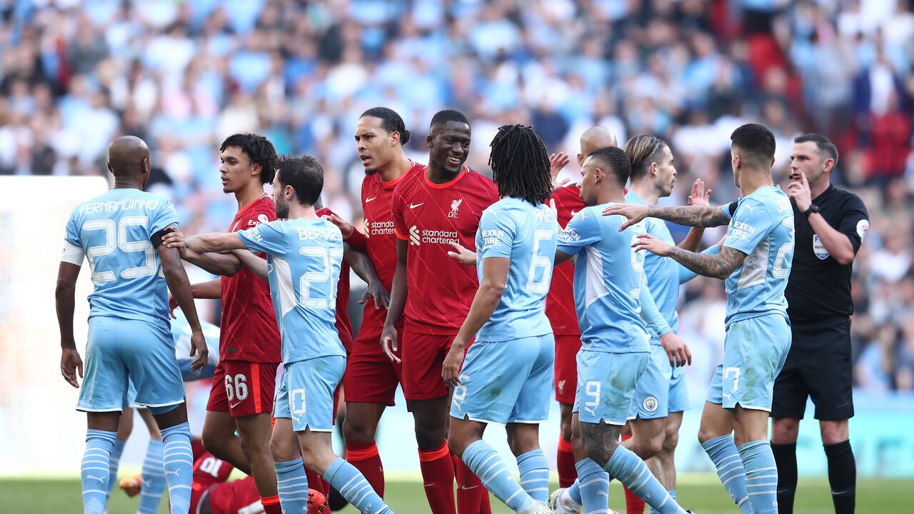 Tan solo un punto los aleja en la lucha por la Premier League