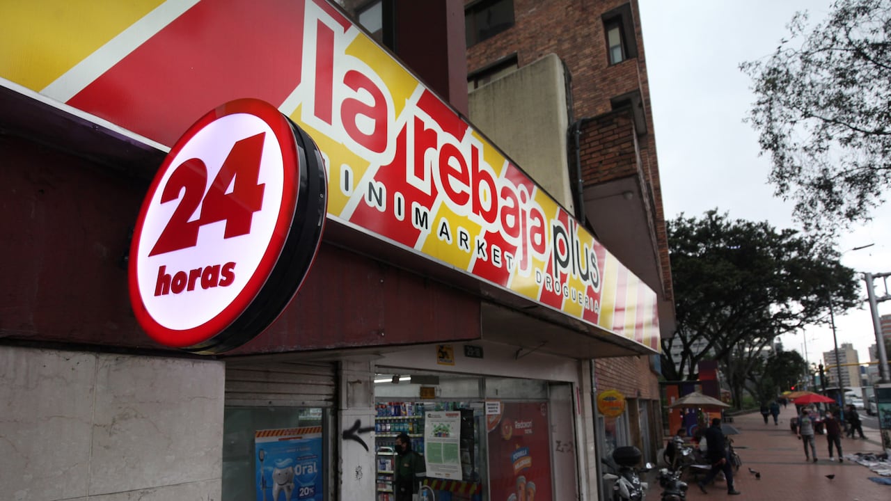 Drogas La Rebaja, droguería. Foto Guillermo Torres / Semana.