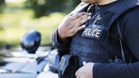 Las autoridades asumieron su custodia temporal hasta ser puesta en manos de sus padres. Archivo policía de Estados Unidos.