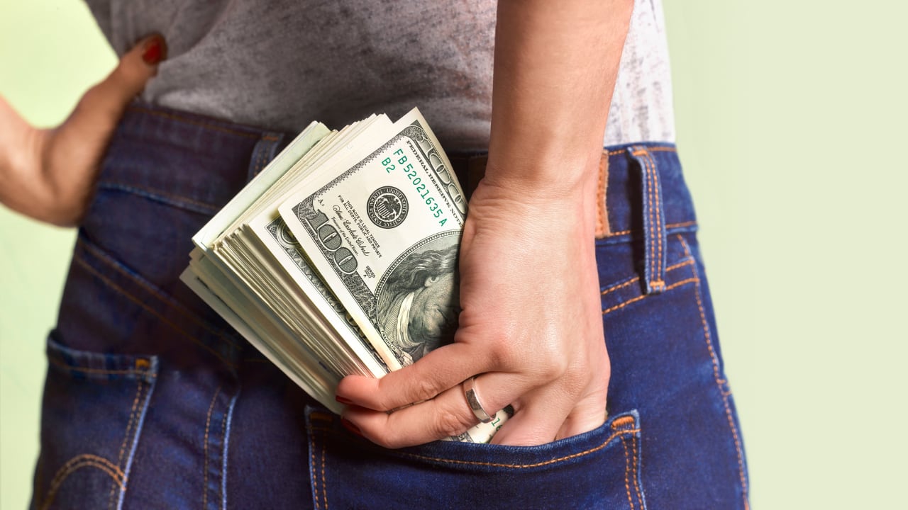 La búsqueda de la riqueza y la aspiración de ser millonario son impulsadas por una combinación de factores.