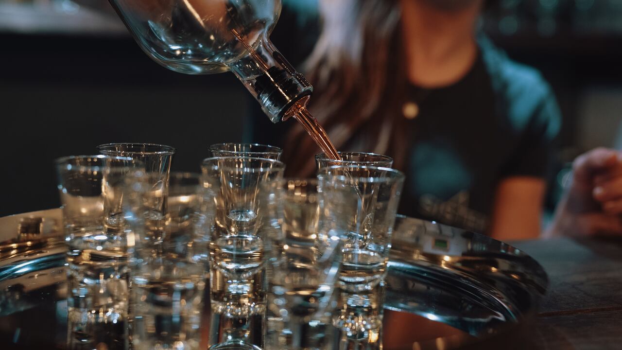 El aguardiente es una de las bebidas alcohólicas más consumidas en el país.