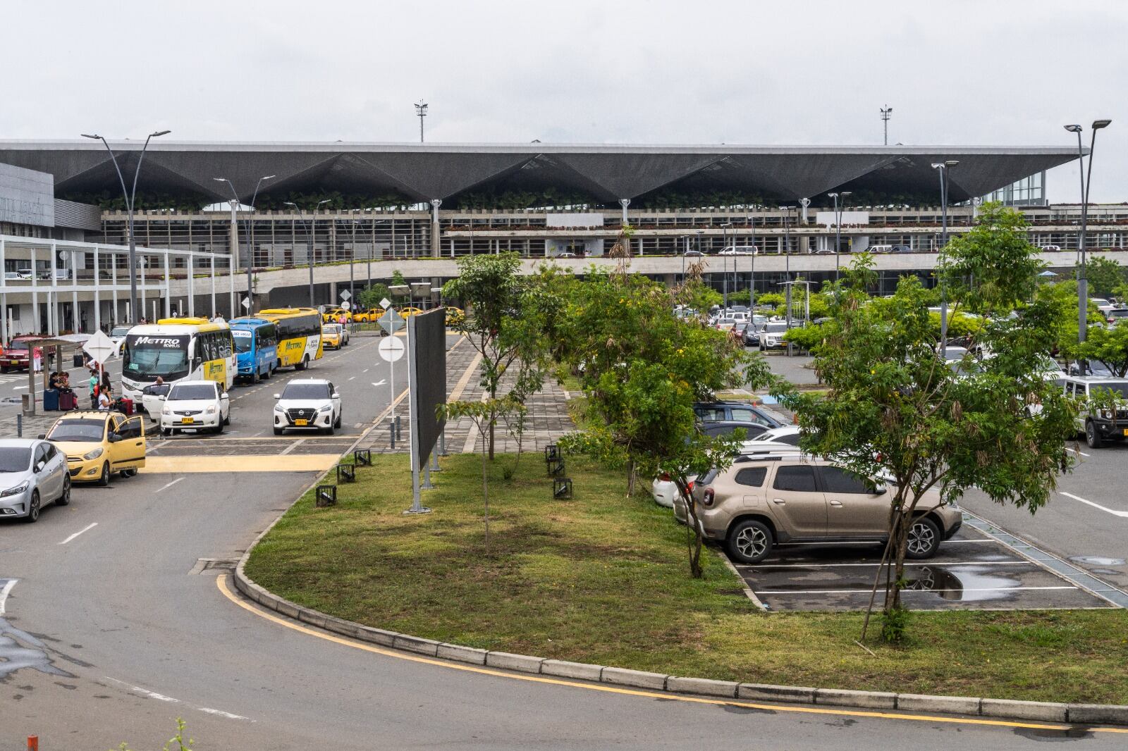 El aeropuerto Alfonso Bonilla Aragón, anunció el Gobierno, será entregado a la Aerocivil. Líderes y gremios piden firmar un otrosí a Aerocali. Foto de El País