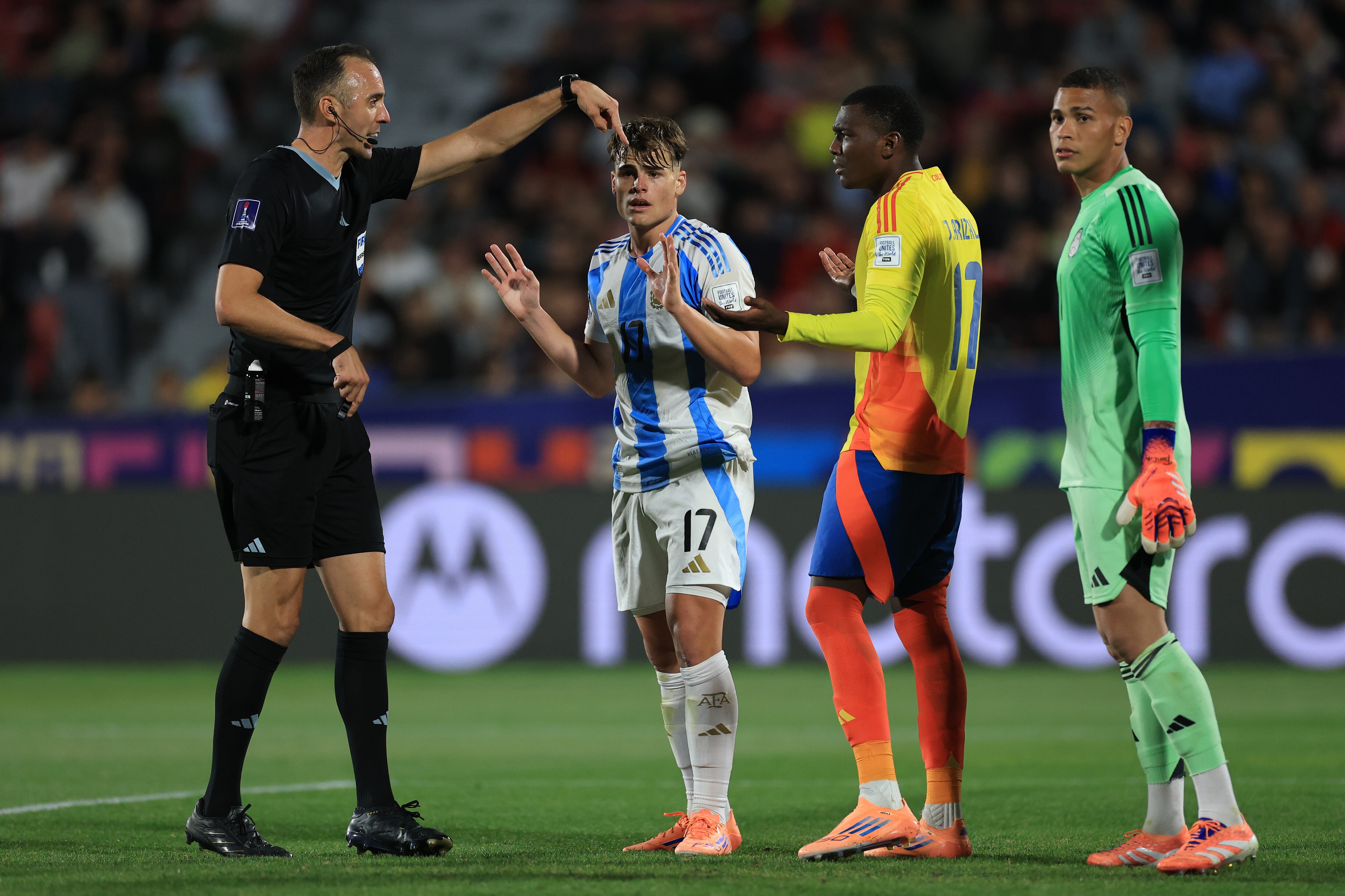 SANTIAGO, CHILE - OCTOBER 15:  Referee João Pedro Silva Pinheiro gestures during the FIFA U-20 World Cup Chile 2025 semi-final match between Argentina and Colombia at Estadio Nacional Julio Martínez Prádanos on October 15, 2025 in Santiago, Chile. (Photo by Buda Mendes - FIFA/FIFA via Getty Images)