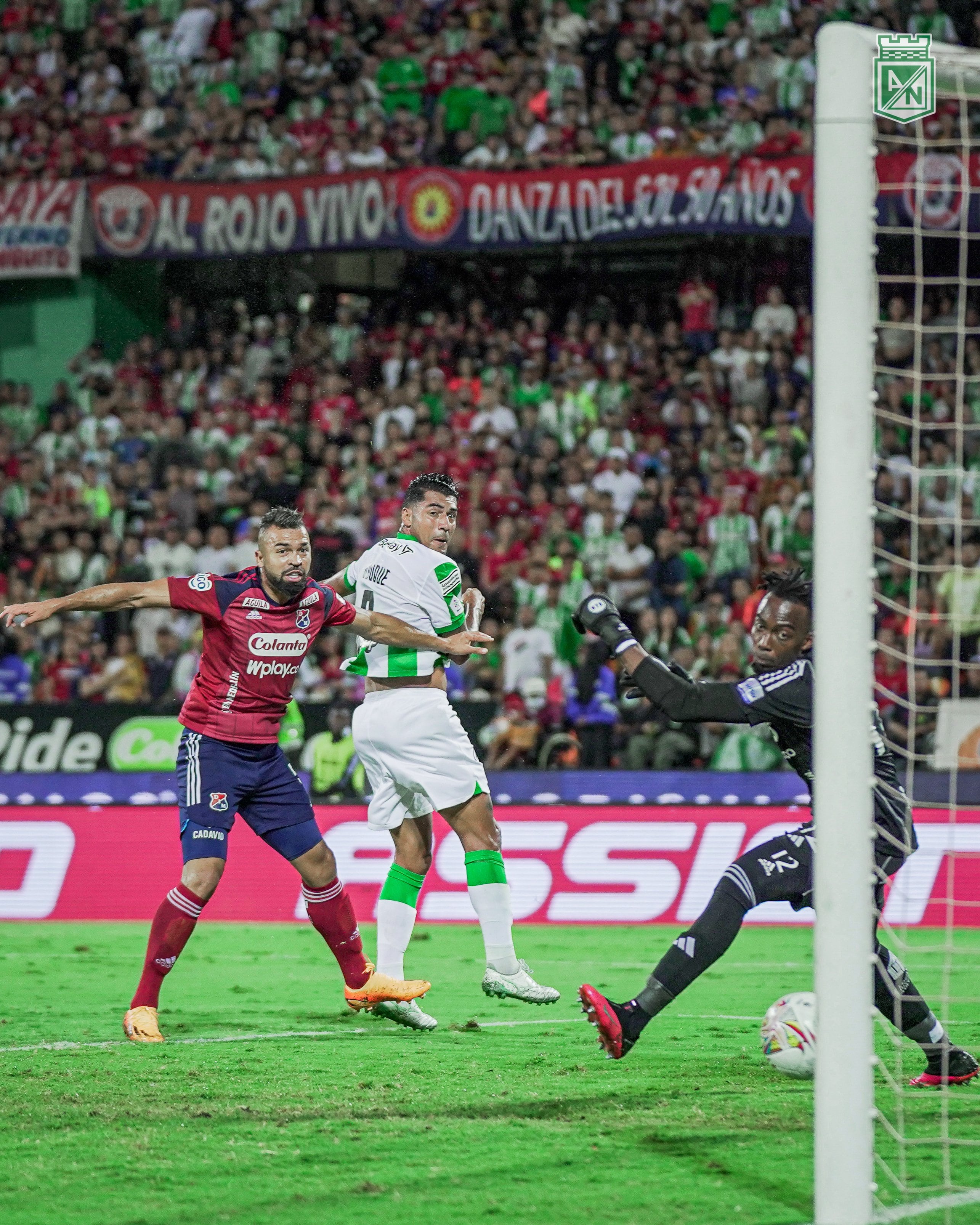 Jefferson Duque tuvo otra noche soñada ante el DIM