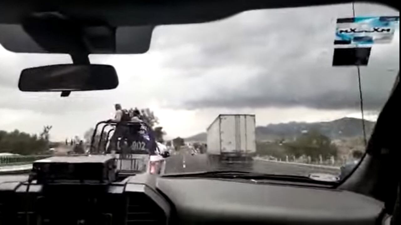 Video | Robo de un tráiler causó una persecución como de película en México