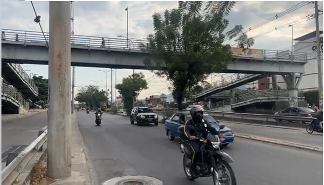 El puente peatonal estaba a menos de 200 metros.