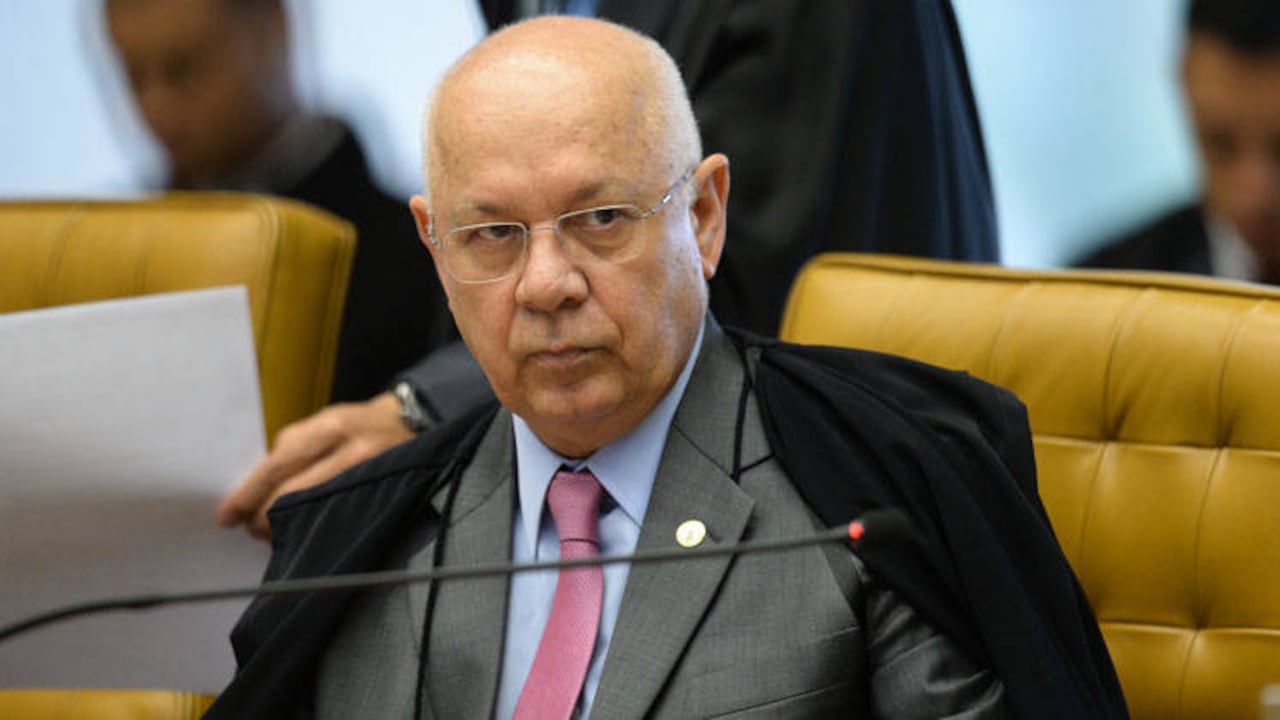 Teori Zavascki era juez de la Corte Suprema de Brasil.