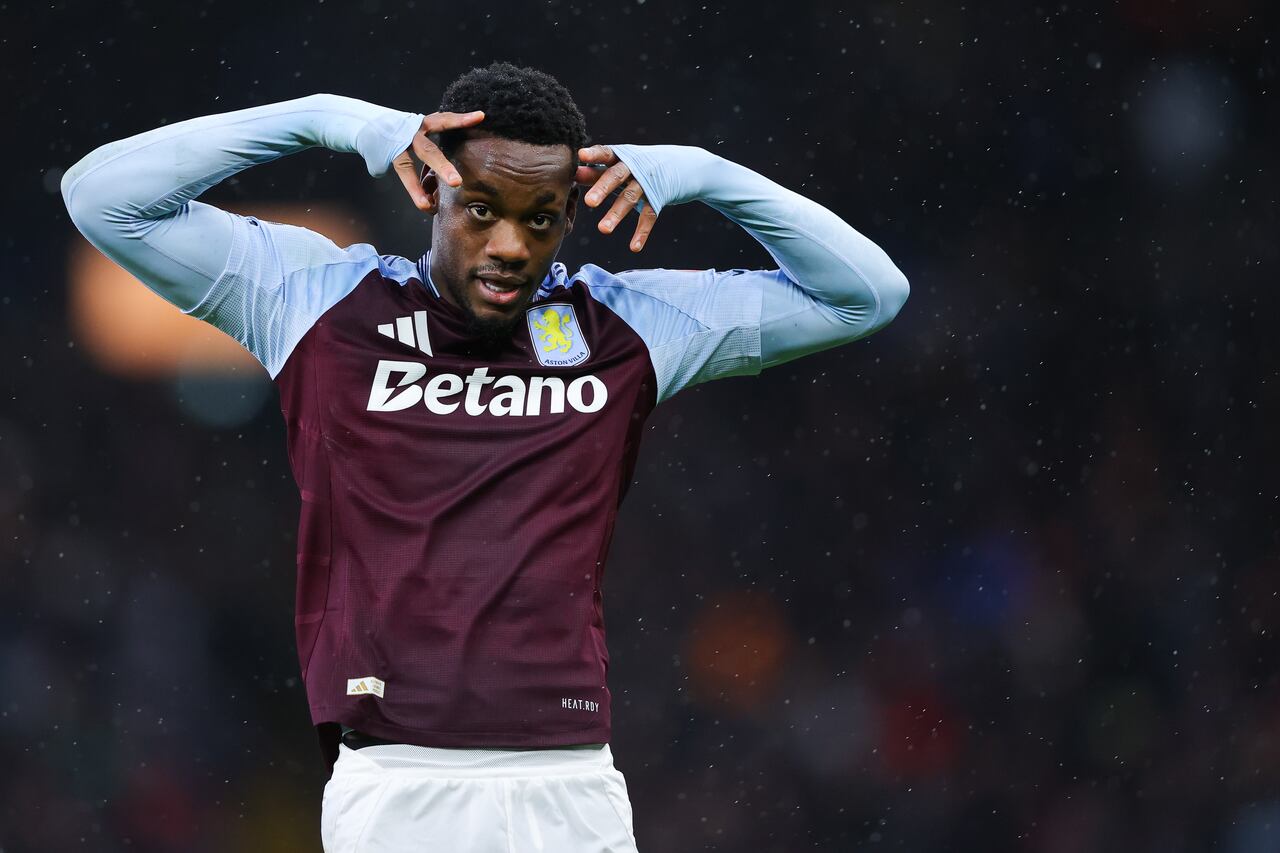 BIRMINGHAM, ENGLAND - DECEMBER 07: Jhon Duran of Aston Villa celebrates after scoring their side's first goal during the Premier League match between Aston Villa FC and Southampton FC at Villa Park on December 07, 2024 in Birmingham, England. (Photo by James Gill - Danehouse/Getty Images)