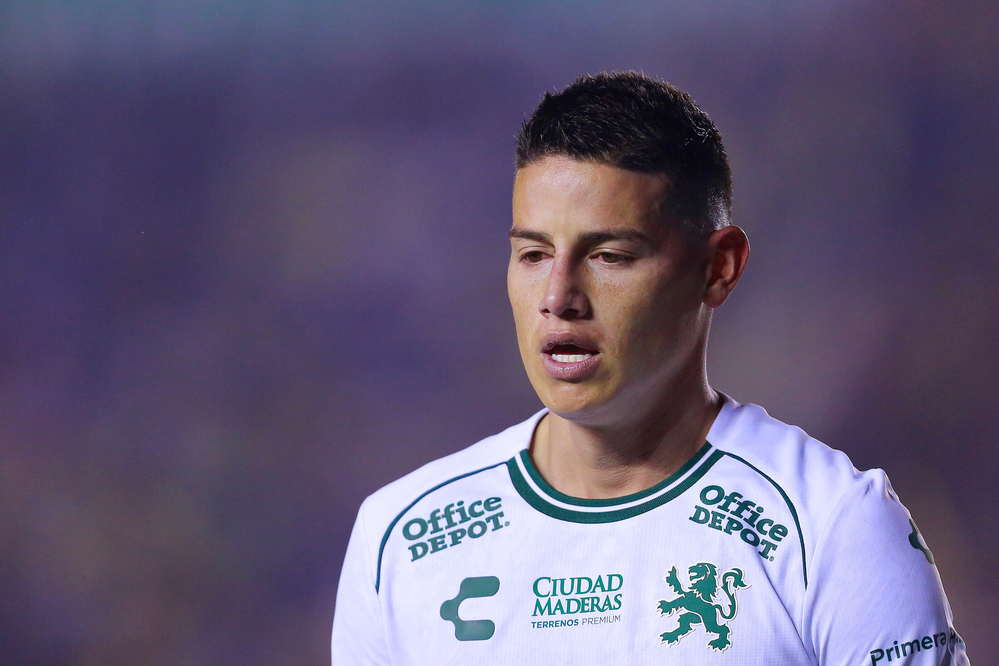 MEXICO CITY, MEXICO - FEBRUARY 19: James Rodriguez of Leon looks on during the 9th round match between America and Leon as part of the Torneo Clausura 2025 Liga MX at Ciudad de los Deportes Stadium on February 19, 2025 in Mexico City, Mexico. (Photo by Mauricio Salas/Jam Media/Getty Images)