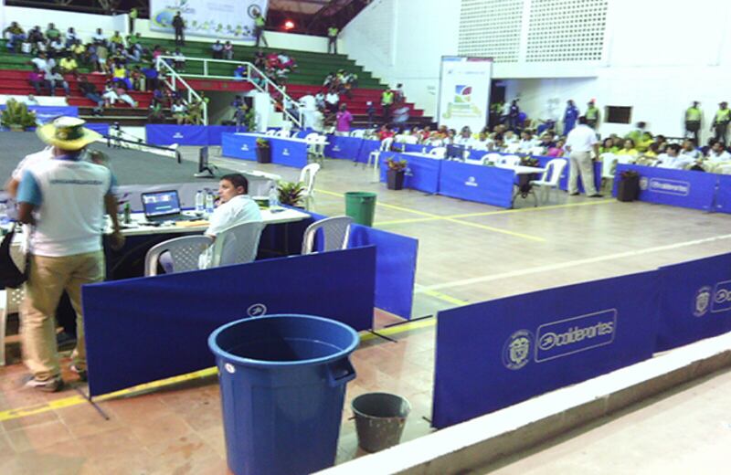 La lluvia entró por los baños, la zona mixta de la prensa, el sitio de masajes y la zona de precalentamiento.