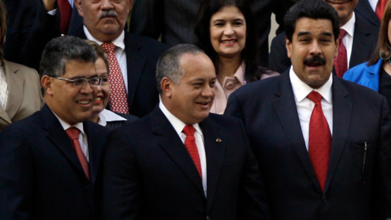 El nombramiento de Elías Jaua, un militante incondicional, completa el equilibrio de la cúpula chavista. Diosdado Cabello, que representa el ala militar de la revolución, y Nicolas Maduro, el ideólogo y pragmático cercano a La Habana, son los otros dos pilares.