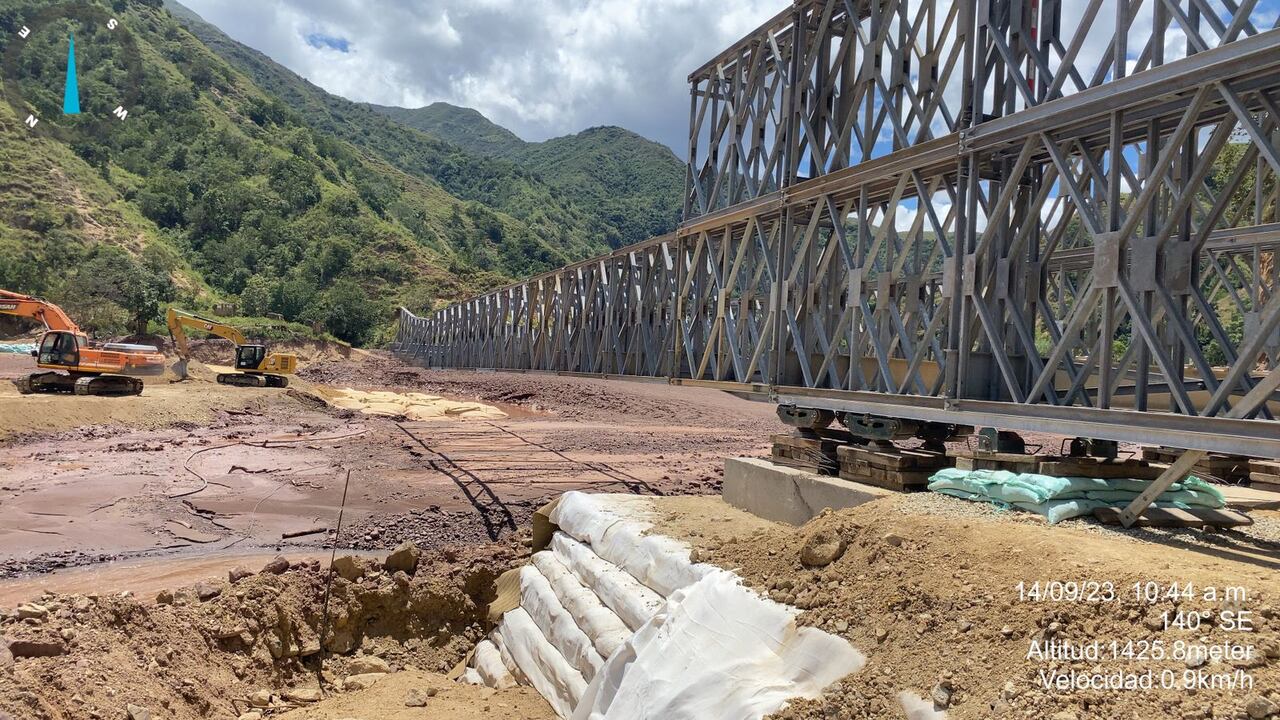 Se están instalando los geocontenedores del segundo puente.