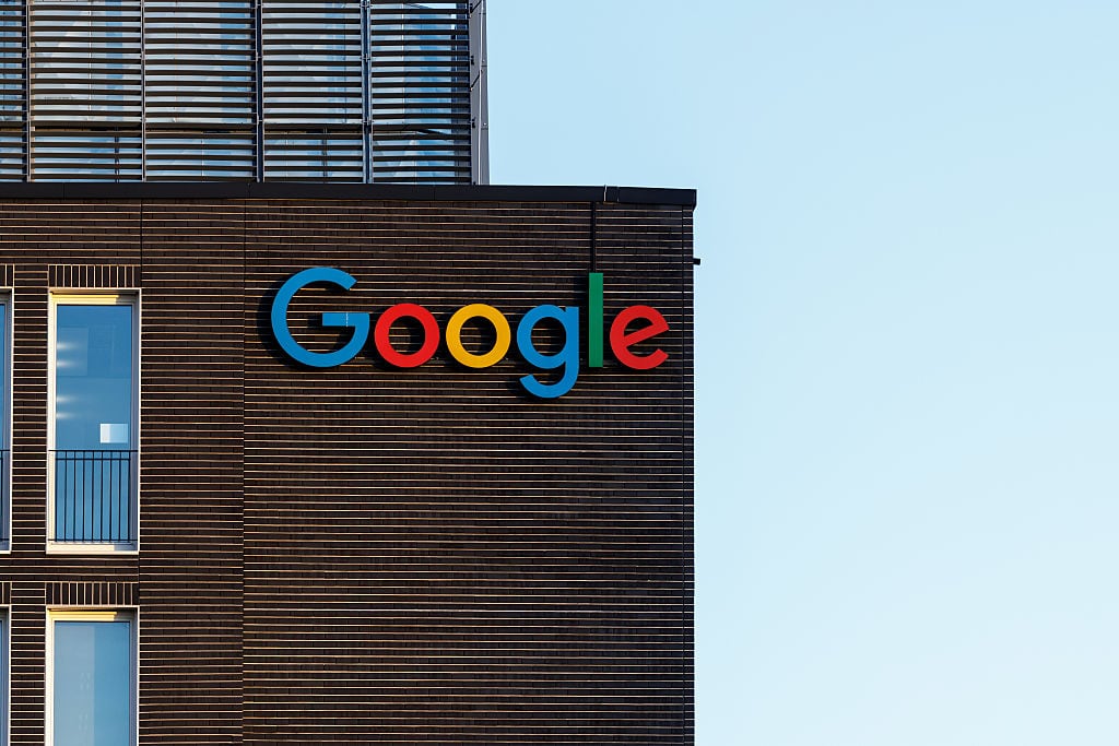 Hachette, Elsevier y otros editores iniciaron acciones legales contra Google.