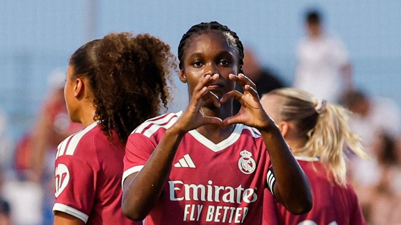 Linda Caicedo celebra contra el Tottenham.