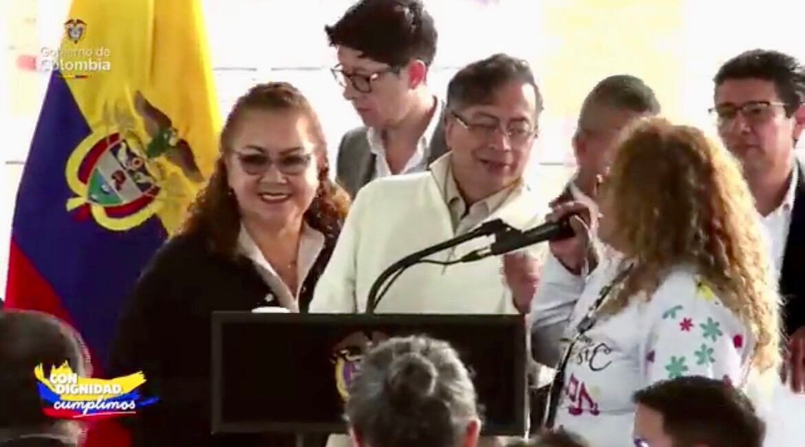 enfermera del San Juan de Dios y el presidente Gustavo Petro