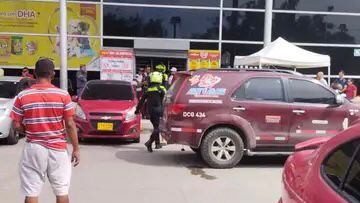 Balacera afuera de supermercado en Soledad.