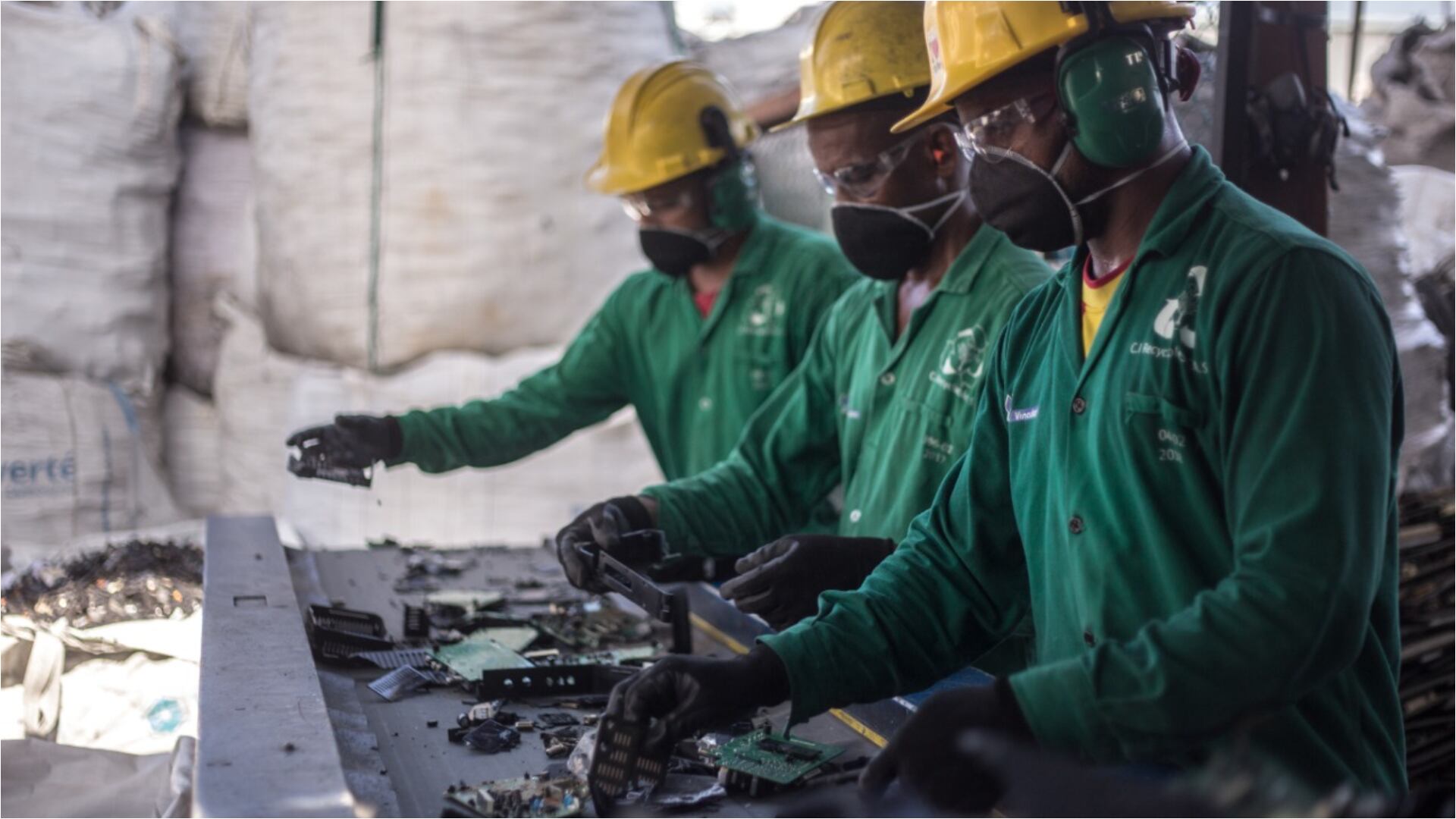 El objetivo del esquema de economía circular es alargar la vida útil de los equipos y dispositivos, evitando el impacto ambiental de usar inventario nuevo.