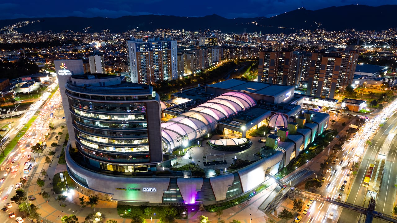 Titán Plaza Centro Comercial y Empresarial tiene 46,5 millones de visitas al año.