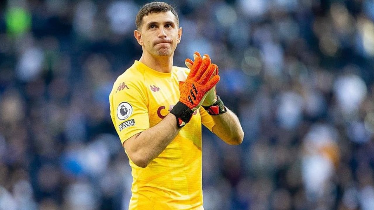 El 'Dibu' Martínez es el arquero títular del Aston Villa de Inglaterra. Foto: Instagram Emiliano Martínez.