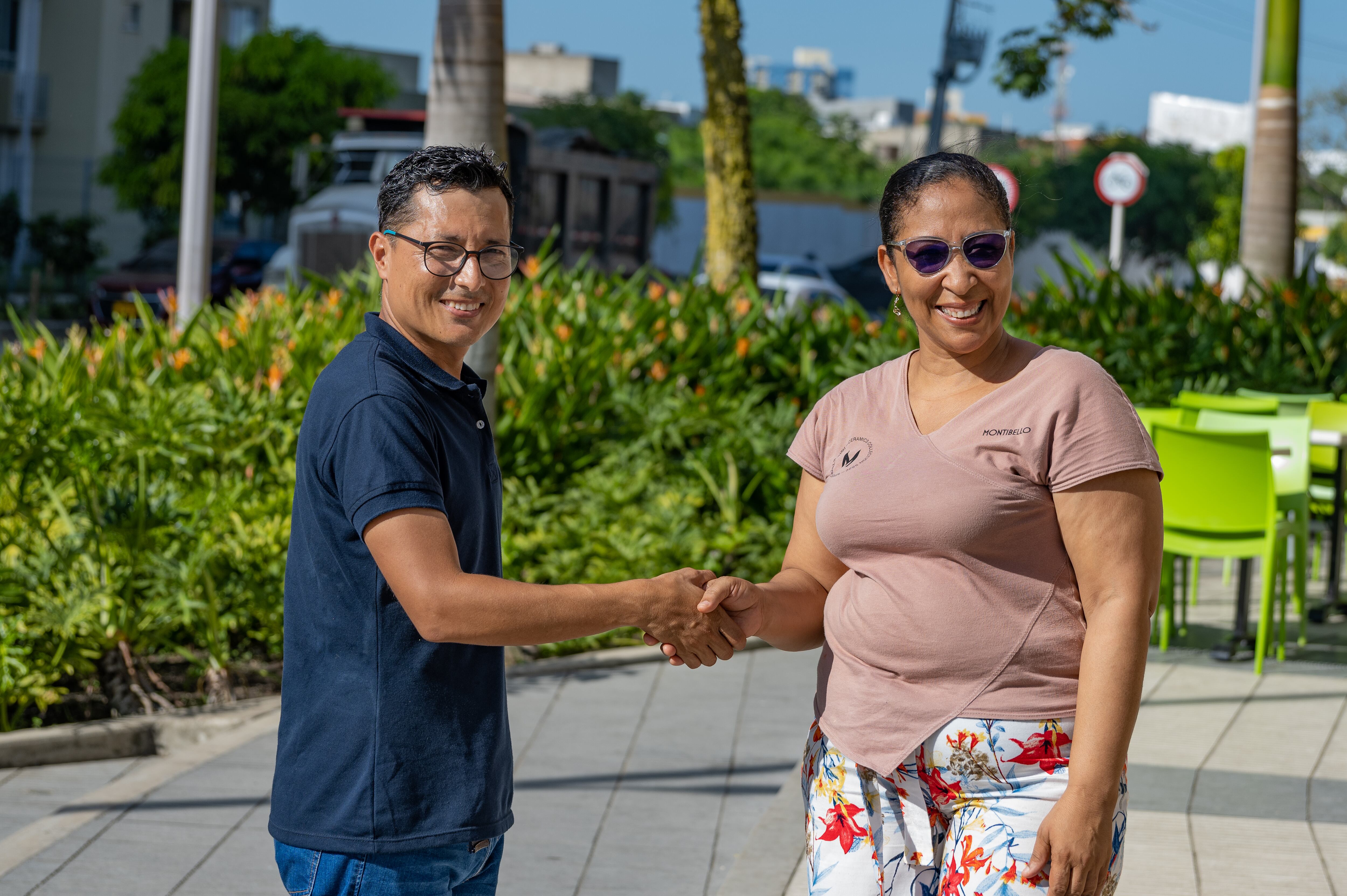 Además de entregar viviendas y espacios comunes que facilitan una alta calidad de vida, la constructora le apuesta a iniciativas que impulsan el empleo, el emprendimiento, la diversidad y el desarrollo económico.