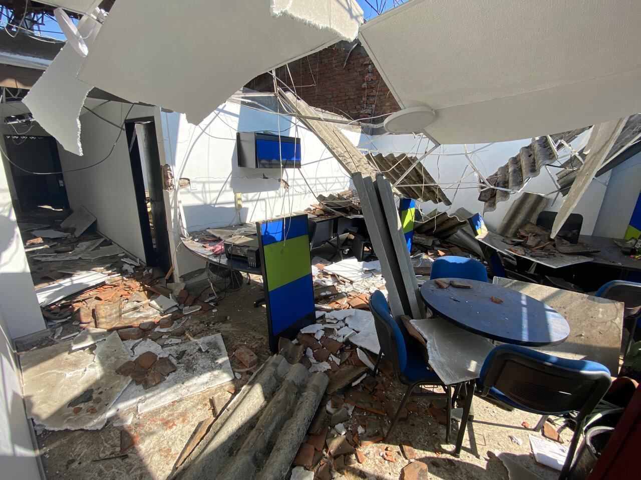 Muchos edificios y viviendas en Cali resultaron afectadas por el terremoto de  7,4  grados.