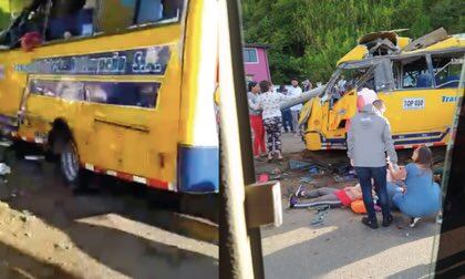 Accidente en la autopista Medellín-Bogotá, a la altura del sector Alto de la Virgen (Guarne).
