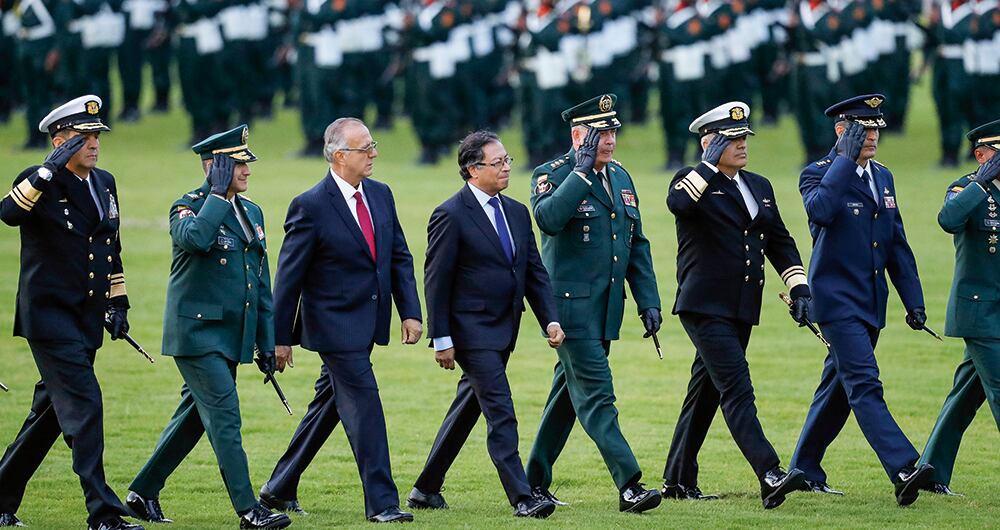   Aunque las disidencias de las Farc y el ELN han protagonizado graves ataques, la mayoría de los encuestados están de acuerdo con las negociaciones.