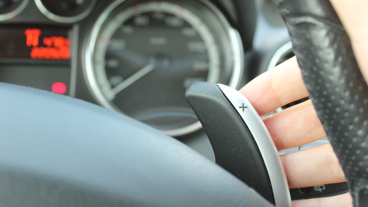 Los vehículos modernos incorporan levas en el timón.