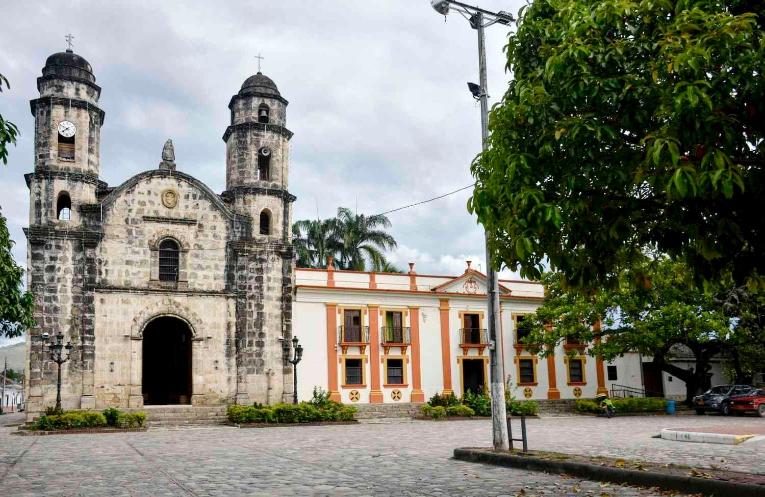 A 80 minutos de la capital del Huila está Paicol, un municipio ideal para vivir una aventura extrema. Rafting en el río Páez, senderismo en las cascadas de La Motilona, parapente en sus altas montañas y torrentismo en la quebrada santa Inés. Otro de los atractivos es hacer espeleología en la cueva Caja de agua, donde hay cinco especies de murciélagos, entre ellos el hematófago. foto: Diana Rey Melo