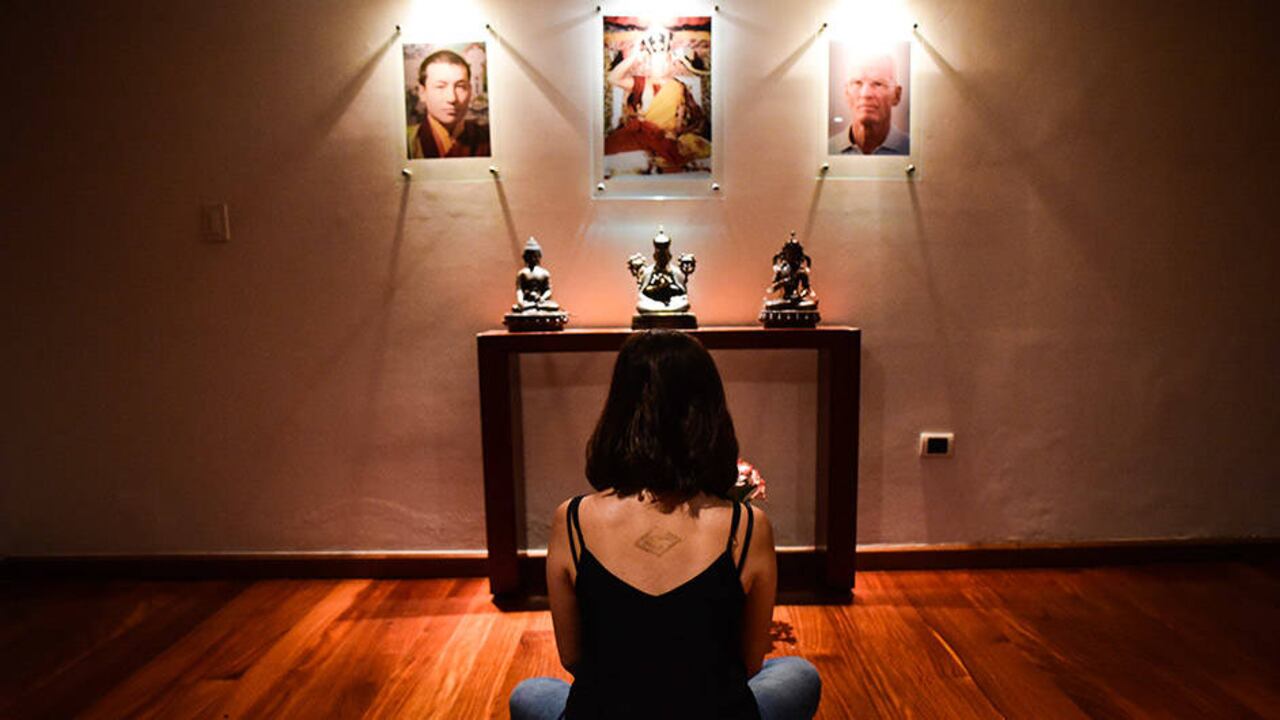 En la localidad de Chapinero hay sanghas de budismo Zen, Gelupa, Kagyu, Kadampa, entre otras.