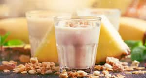 Batido de avena, piña y canela.