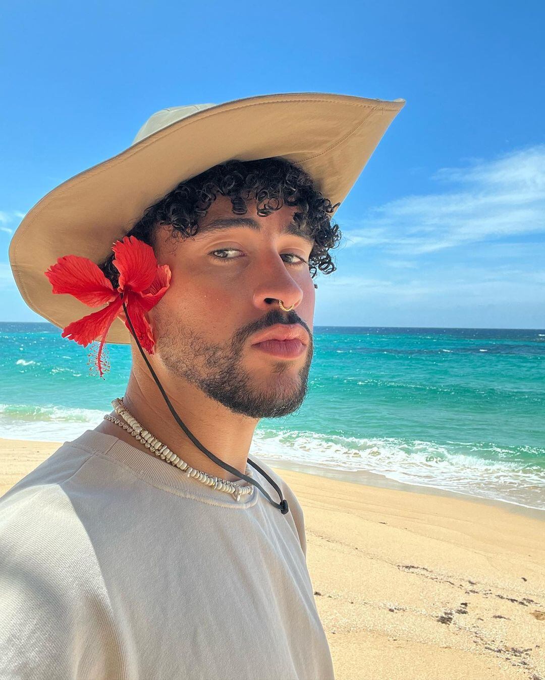 Vidente dice haber predicho la muerte de Bad Bunny