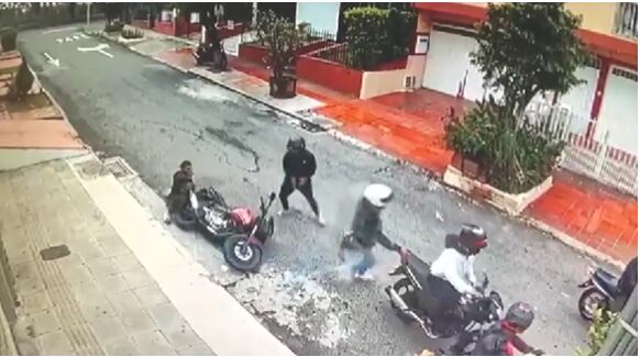 La víctima recibió múltiples golpes en el cuerpo.