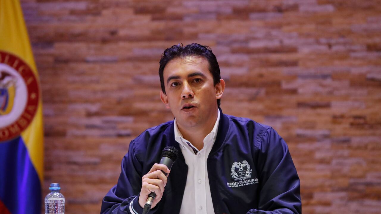 En rueda de prensa el Registrador Nacional del Estado Civil, Alexander Vega Rocha, habla sobre la vigilancia a los procesos electorales, en especial de los Consejos Municipales y Locales de Juventud
Bogota Julio 28 del 2021
Foto Guillermo Torres Reina / Semana