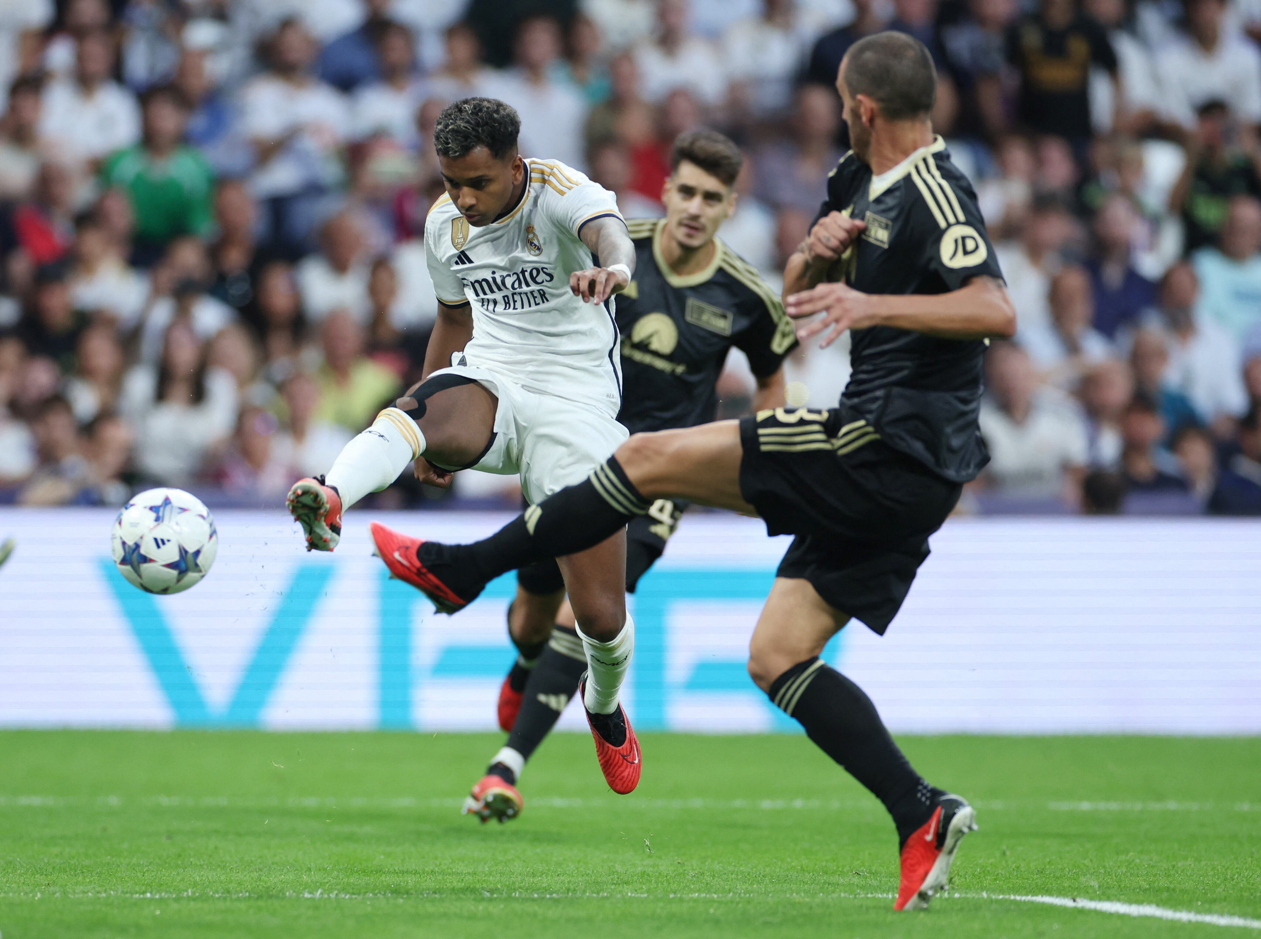 Soccer Football - Champions League - Group C - Real Madrid v 1. FC Union Berlin - Santiago Bernabeu, Madrid, Spain - September 20, 2023  Real Madrid's Rodrygo shoots at goal REUTERS/Isabel Infantes