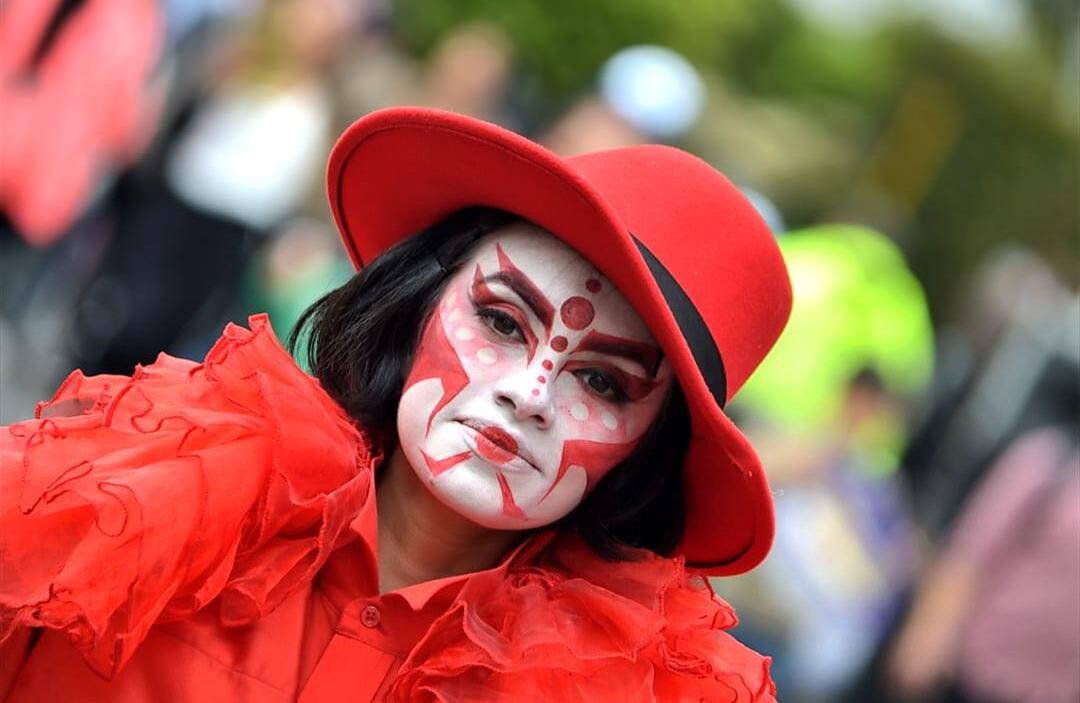 Varios artistas, mimos y payasos acompañaron a los asistentes del festival. 